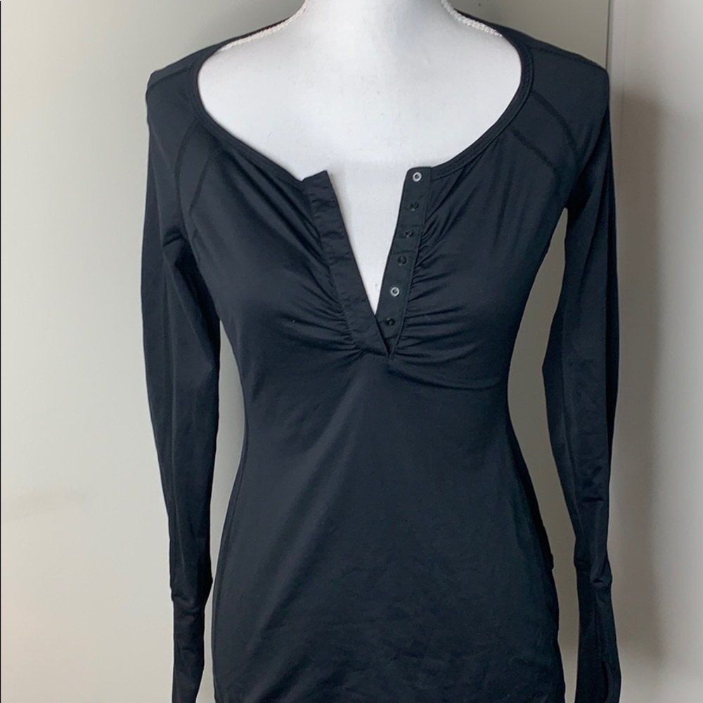 Lululemon black long sleeve top